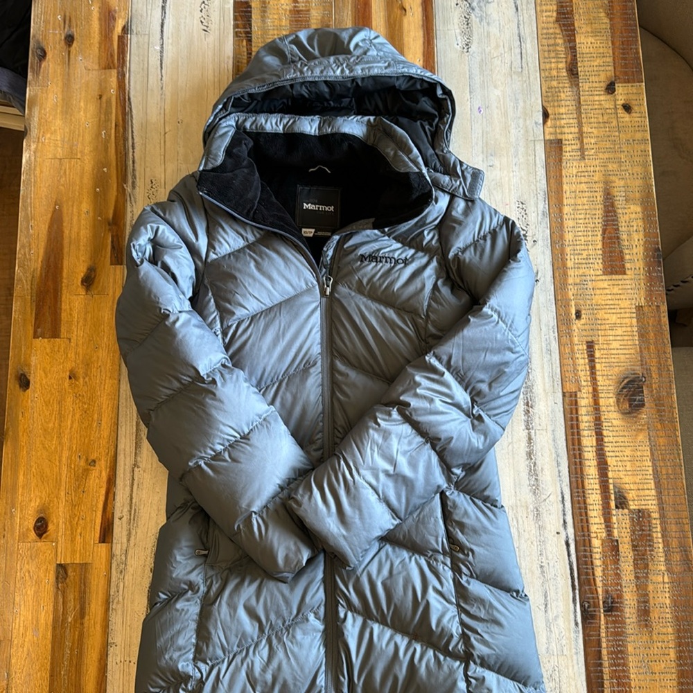 Women’s knee length Marmot grey puff coat, size XS